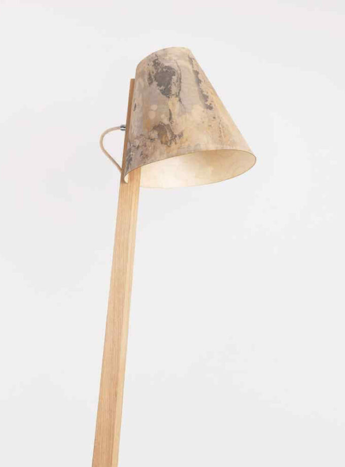 Stehlampe aus Eiche Lampenschirm aus Stein 1411 von ALMUT von Wildheim