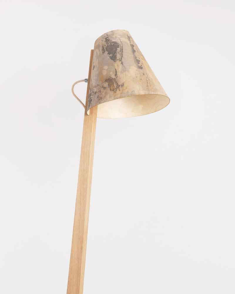 Stehlampe aus Eiche Lampenschirm aus Stein 1411 von ALMUT von Wildheim