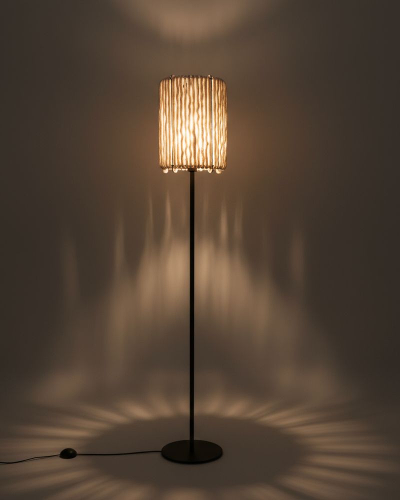 ALMUT_6020_Stehlampe_Wolle_Zylinder_gross_Licht